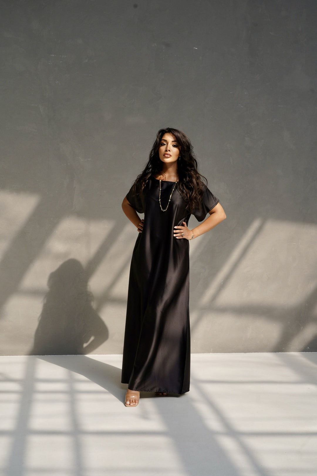 Robe en satin noir